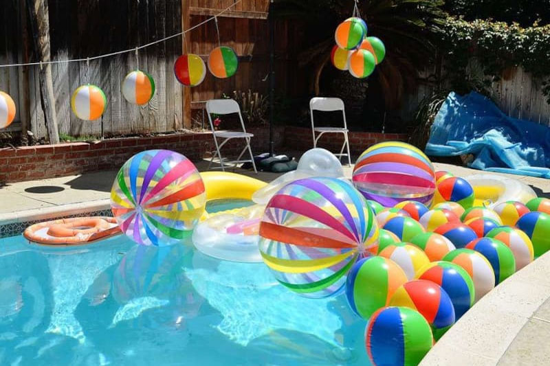 Plan a pool birthday party